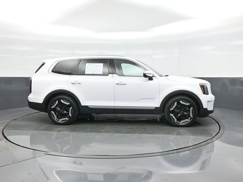 Used 2023 Kia Telluride EX image 8
