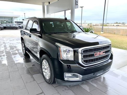 Used 2017 GMC Yukon SLE w/ Convenience Package image 3