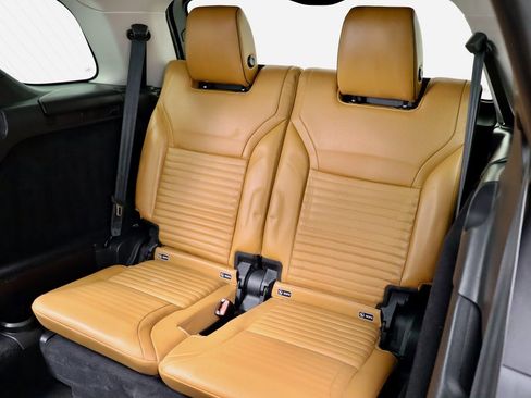 Used 2018 Land Rover Discovery HSE Luxury image 31