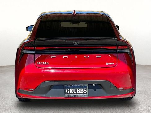 Used 2024 Toyota Prius LE FWD image 5