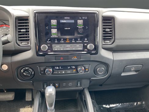 Used 2022 Nissan Frontier PRO-4X w/ Pro-4X Premium Package AWD/4WD image 13