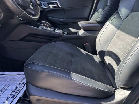 Used 2024 Mitsubishi Outlander FWD image 9