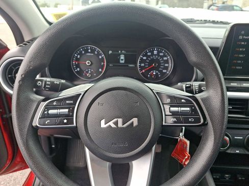Used 2023 Kia Forte LXS w/ LXS Technology Package image 19