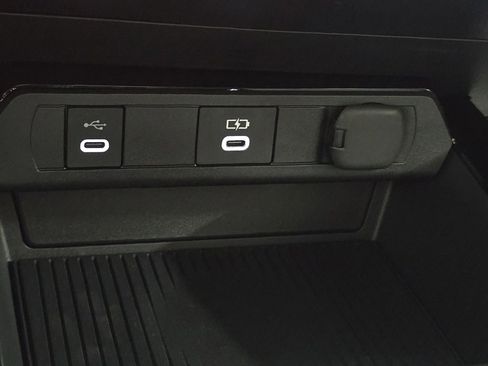 New 2026 Toyota Prius Plug-In Hybrid image 30