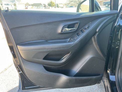 Used 2020 Chevrolet Trax LS w/ Tint and Cruise Package image 26