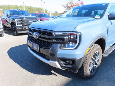 Used 2025 Ford Ranger Lariat w/ FX4 Off-Road Package image 7