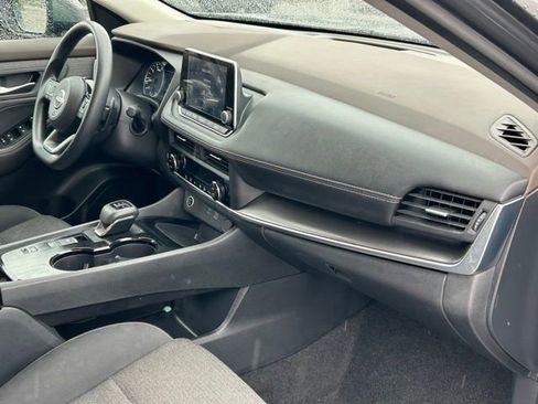 Used 2023 Nissan Rogue SV image 12
