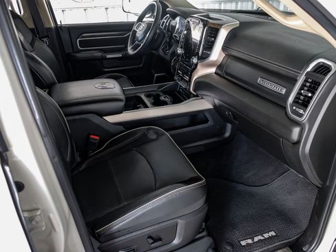 Used 2019 RAM 2500 Laramie image 12