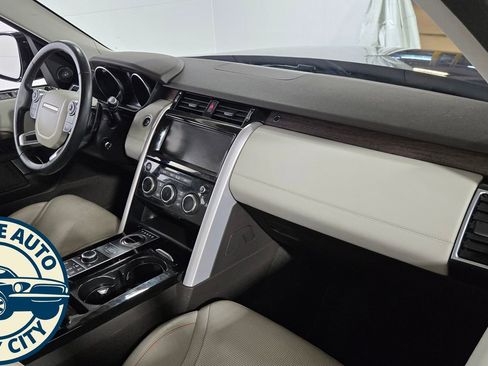 Used 2017 Land Rover Discovery HSE Luxury AWD/4WD image 39