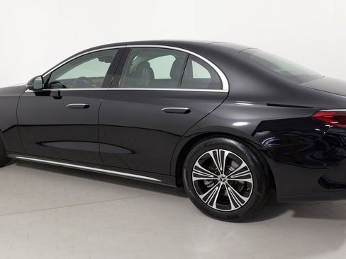Used 2025 Mercedes-Benz E 350 4MATIC Sedan image 19