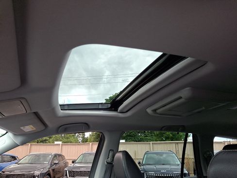 Used 2017 Honda Pilot Touring image 19