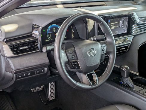 Certified 2025 Toyota Camry SE FWD image 14