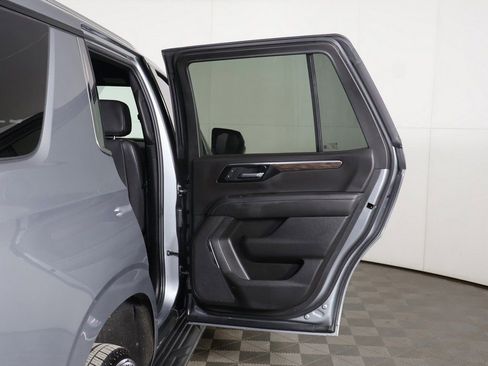 Used 2025 Chevrolet Tahoe LT AWD/4WD image 25