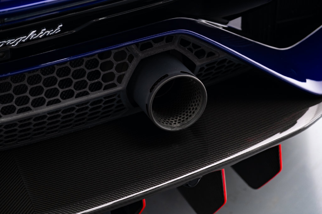 Used 2021 Lamborghini Aventador SVJ AWD/4WD image 28