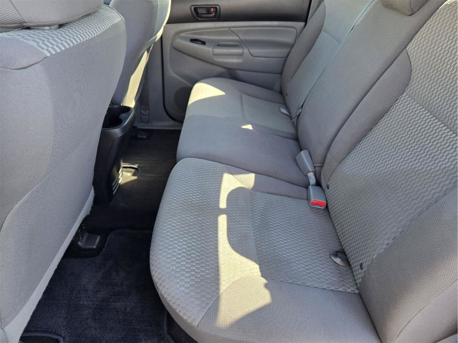 Used 2014 Toyota Tacoma PreRunner w/ SR5 Package RWD image 28
