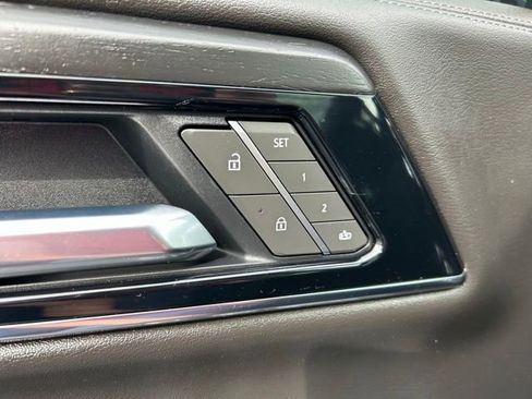 Used 2025 GMC Yukon Denali w/ Denali Reserve Package AWD/4WD image 35