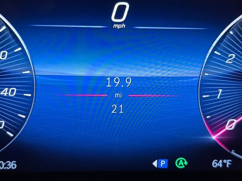 New 2025 Mercedes-Benz GLA 250 image 33