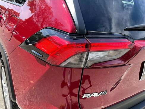 Used 2024 Toyota RAV4 LE AWD/4WD image 40