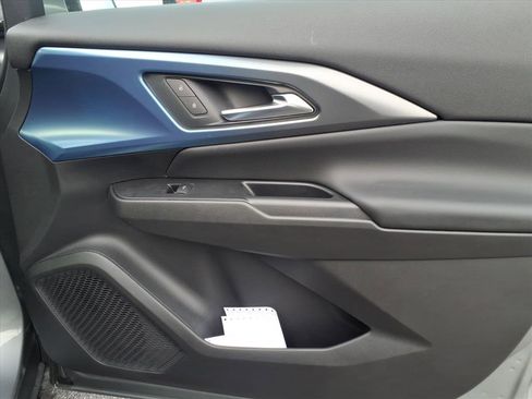 New 2026 Chevrolet Equinox EV LT image 18