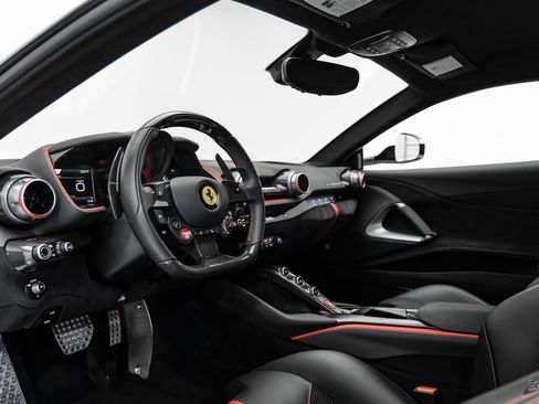 Used 2019 Ferrari 812 Superfast RWD image 42