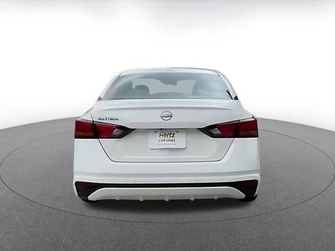 Used 2025 Nissan Altima 2.5 SV FWD image 11