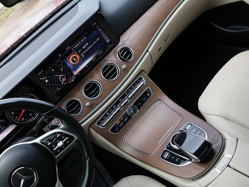 Used 2019 Mercedes-Benz E 300 image 18