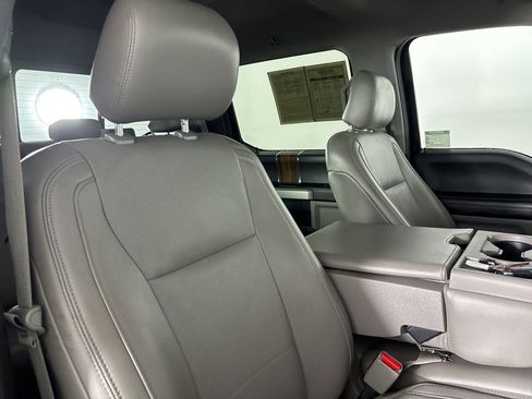 Used 2016 Ford F150 Lariat image 28