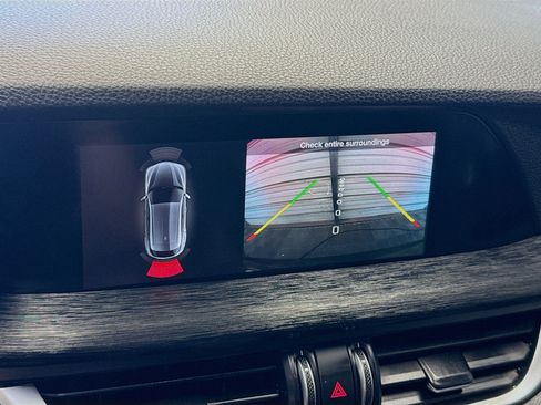 Used 2021 Alfa Romeo Stelvio Sprint w/ Nero Edizione image 9