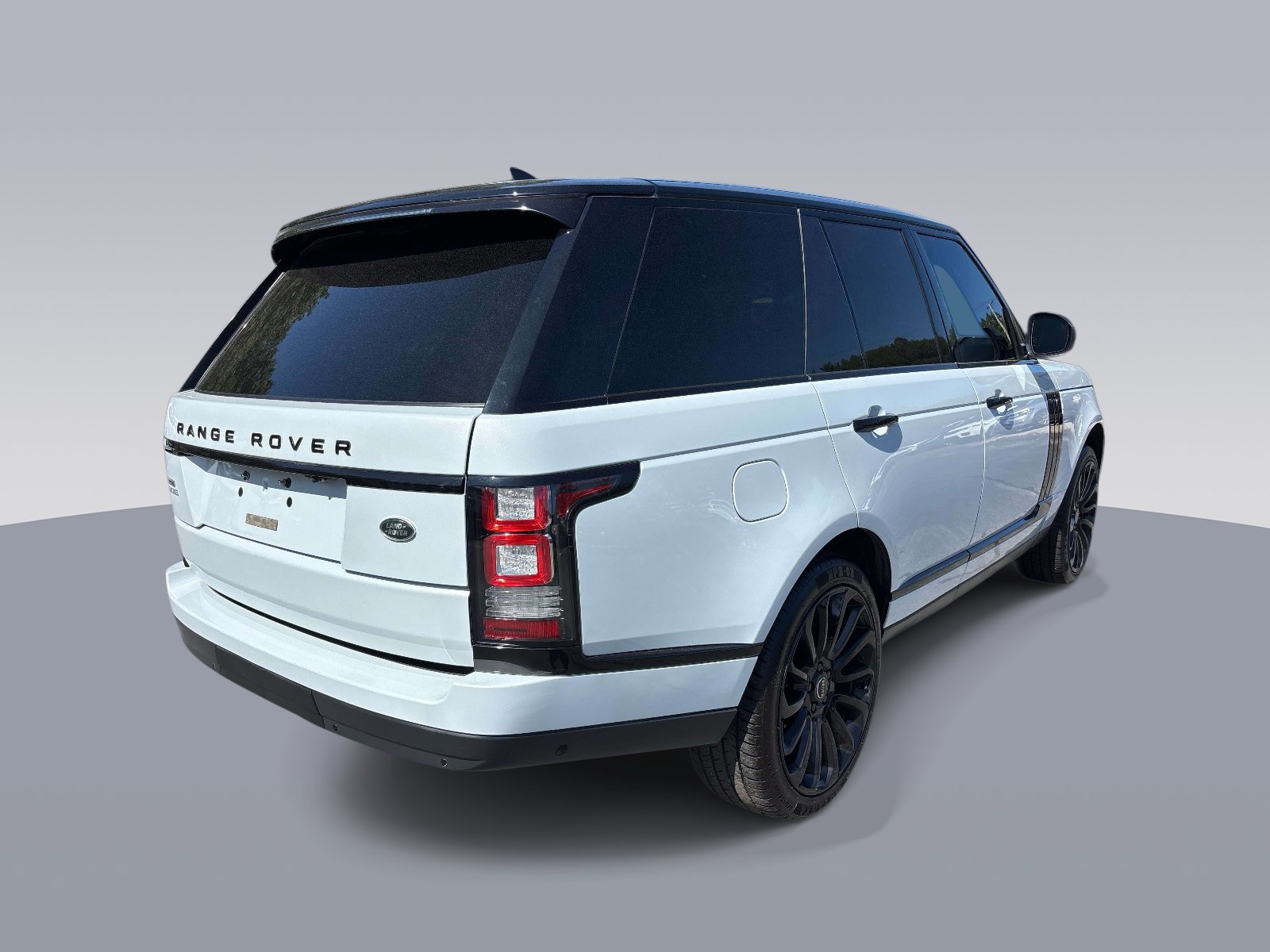 Used 2017 Land Rover Range Rover Supercharged AWD/4WD image 3