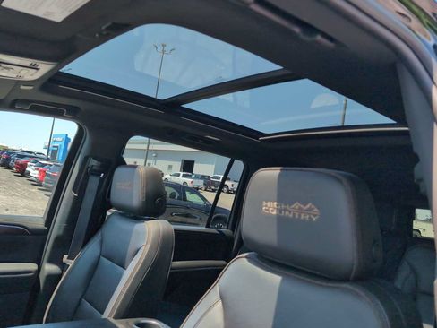 Used 2023 Chevrolet Suburban High Country AWD/4WD image 18