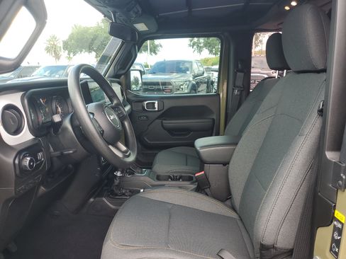 Used 2025 Jeep Wrangler Sport AWD/4WD image 12