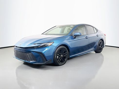 Used 2025 Toyota Camry SE w/ Multimedia Upgrade Package FWD image 4