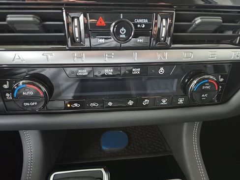 New 2026 Nissan Pathfinder Platinum AWD/4WD image 4