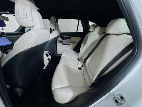 Used 2026 Mercedes-Benz GLC 300 image 28