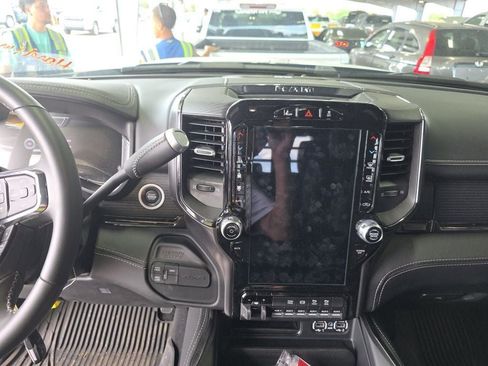 Used 2024 RAM 5500 4x4 Crew Cab image 4