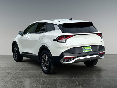 Used 2023 Kia Sportage LX image 6