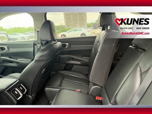 Used 2024 Kia Sorento S AWD/4WD image 10