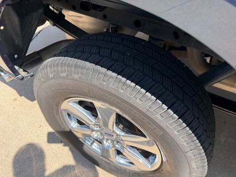 Used 2019 Ford F150 XLT w/ Equipment Group 302A Luxury AWD/4WD image 18
