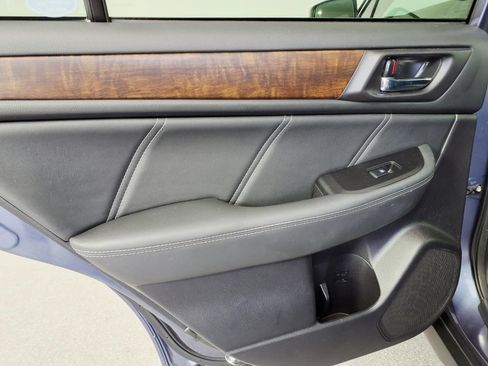 Used 2018 Subaru Outback 2.5i Limited AWD/4WD image 11