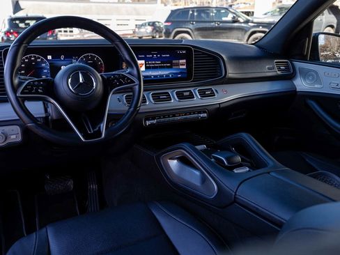 Used 2025 Mercedes-Benz GLS 450 4MATIC image 17