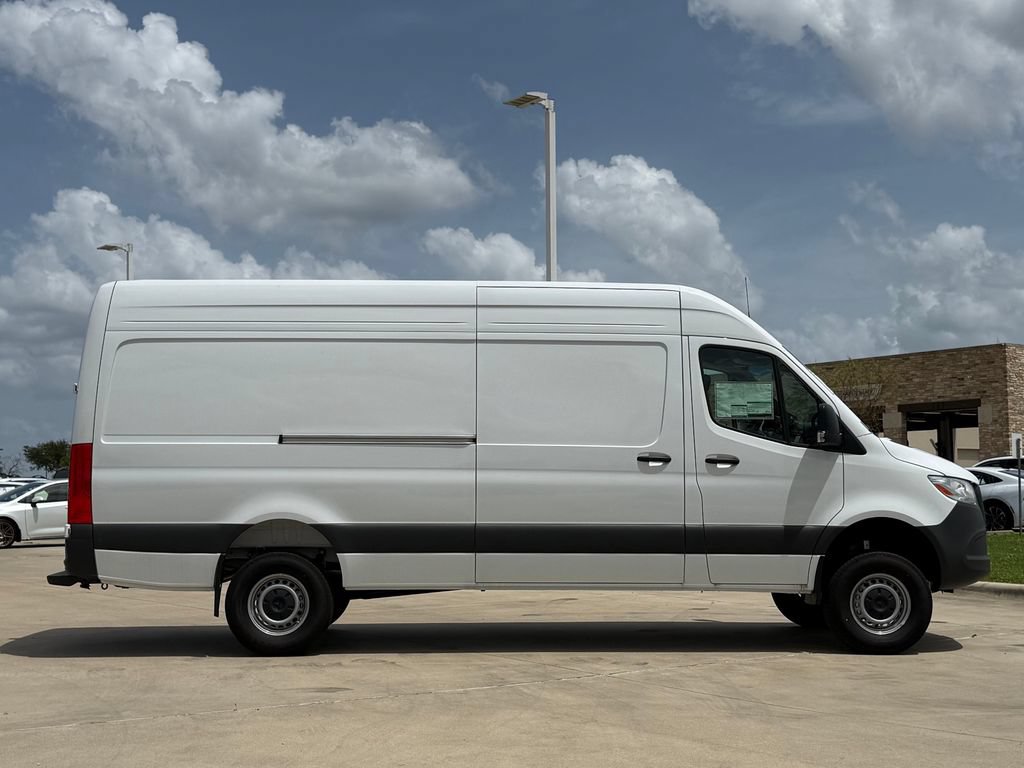 Used 2025 Mercedes-Benz Sprinter 2500 image 6