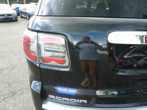 Used 2013 GMC Acadia SLE FWD image 9