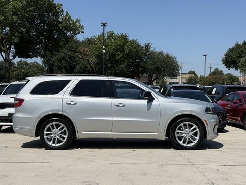 Used 2023 Dodge Durango GT RWD image 3