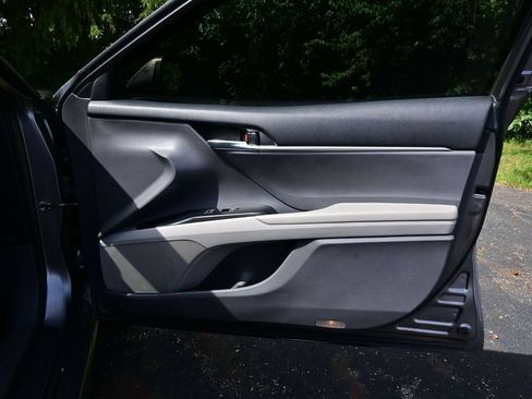 Used 2018 Toyota Camry SE w/ Moonroof Package FWD image 41