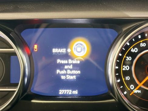 Used 2022 Jeep Gladiator Willys image 11