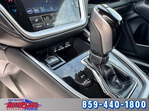 Used 2024 Subaru Outback Premium AWD/4WD image 23