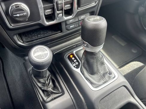Used 2022 Jeep Wrangler Unlimited Sport w/ Sun And Sound Package AWD/4WD image 20