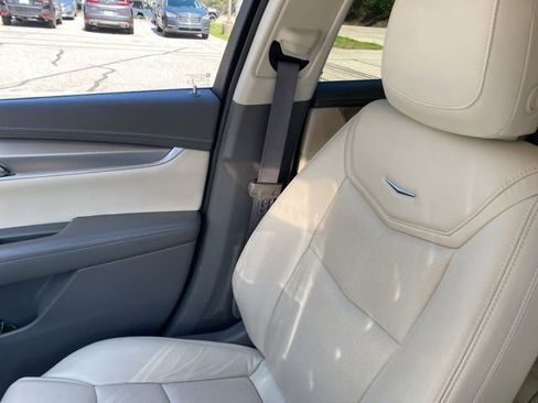 Used 2018 Cadillac XT5 Luxury w/ Driver Awareness Package AWD/4WD image 36