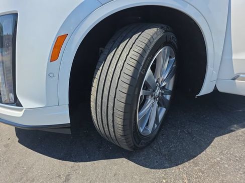 Certified 2024 Cadillac XT6 Premium Luxury w/ Technology Package AWD/4WD image 36