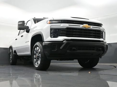Used 2024 Chevrolet Silverado 2500 Custom w/ Custom Value Package AWD/4WD image 33